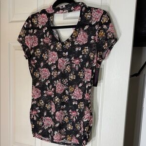 No Boundaries Black and Pink Floral Short Sleeve Top